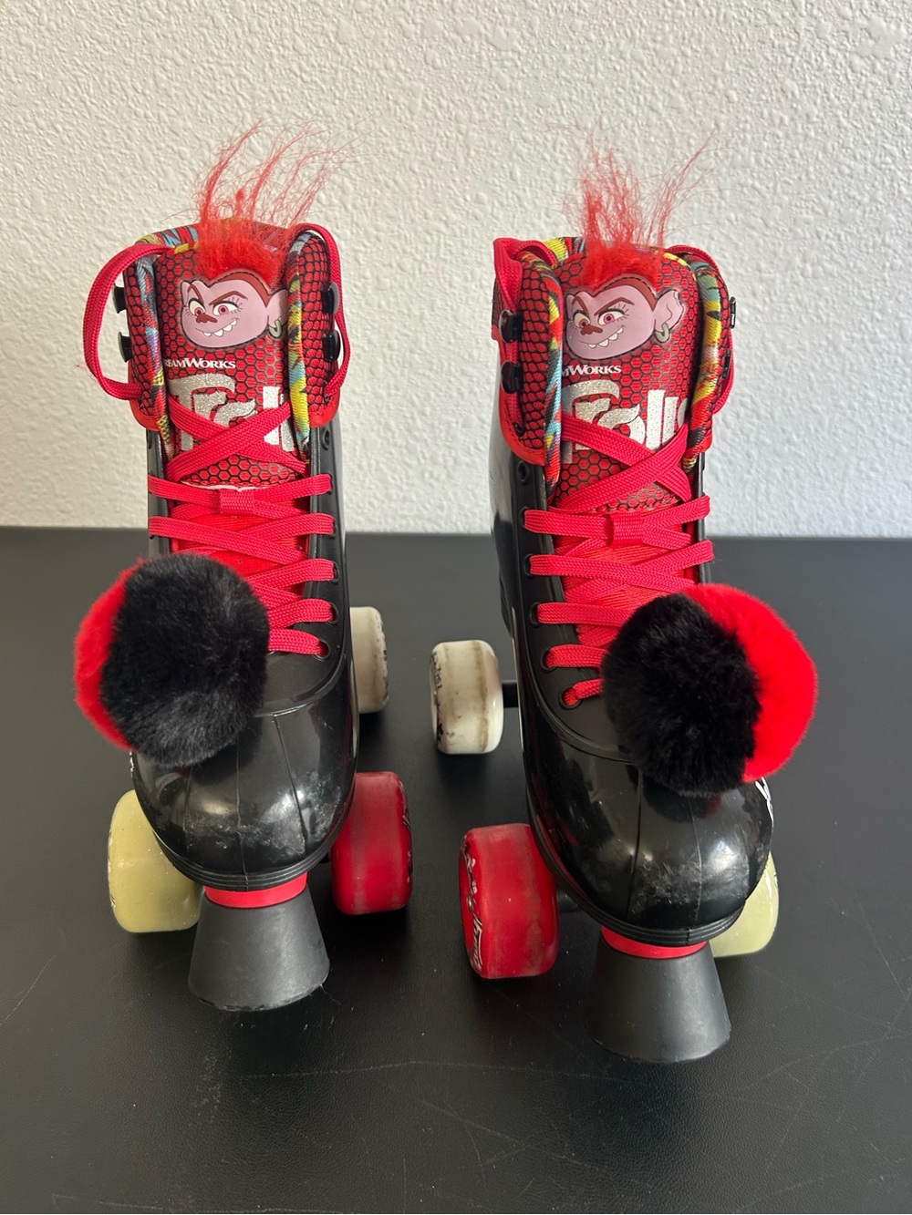 CRAZY SKATES TROLLS Roller Skates featuring Queen Barb ADJUSTABLE Size J12-2